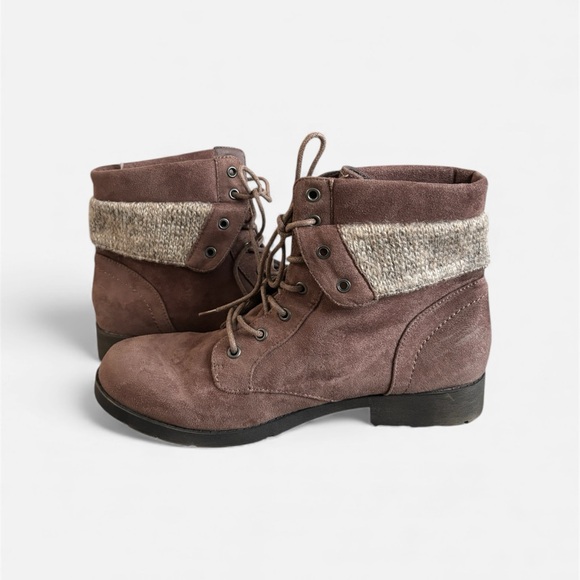 Arizona Brown Boots - Picture 2 of 4